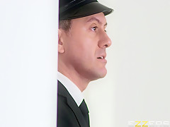 Mina Sauvage In A Pleasant Surprise