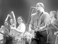 Akvarium Rock Grup Nude Girls in Show