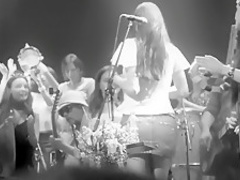 Akvarium Rock Grup Nude Girls in Show