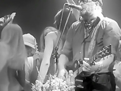 Akvarium Rock Grup Nude Girls in Show