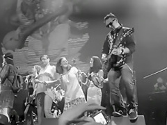 Akvarium Rock Grup Nude Girls in Show