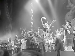 Akvarium Rock Grup Nude Girls in Show