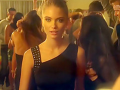 Chloe Bridges, Jillian Murray in Mantervention (2014)