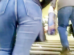 Nice chubby ass at night