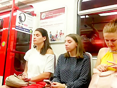 Girls like to look u bahn 1