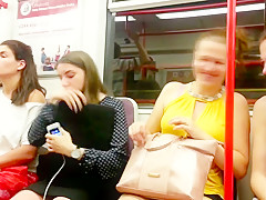 Girls like to look u bahn 1