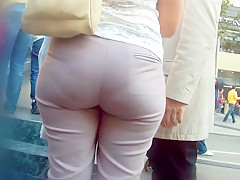 Mature big ass in pants