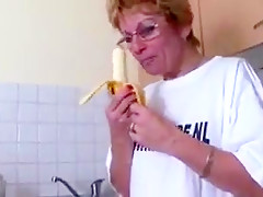 Mature mabel masturbating