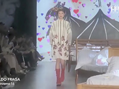 Paparazi-Naked Hollywood Stars-16 Ronaldo Fraga