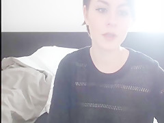 Brunette hot pussy play with moaning