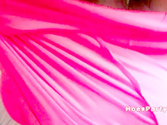 Amateur babe having fun in car