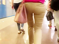 Sexy russian ass go to the train