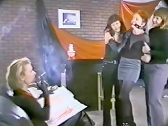 Fabulous Retro, Lesbian sex scene