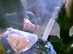 Fabulous Retro, Lesbian sex scene