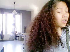 Cette salope de maeva chante comme un pied mais je la baise