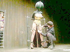 Beretta James & Mz Berlin & Missy Minks in Beretta James Live Show - Complete Edited Version - DeviceBondage