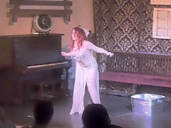 Burlesque Strip SHOW 121