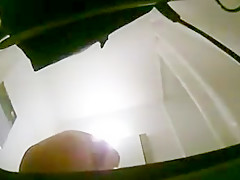 Claude dans la salle de bain