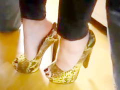 Nicole 24 footjob the queen 3