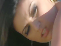 Topshelf Beach Couple