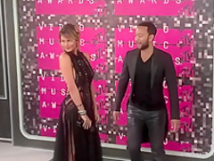 Chrissy Teigen Paparazi