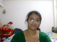 Desi babe showing on cam