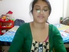 Desi babe showing on cam