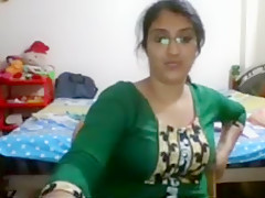 Desi babe showing on cam