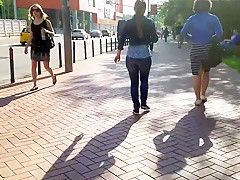 Sexy russian wrigle ass on the street.mp4