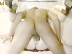 Hubby gettig a perfect view of wifes seeding