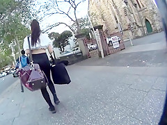 Un bon gros cul sous un collant noir transparent