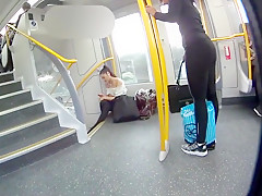 Un bon gros cul sous un collant noir transparent