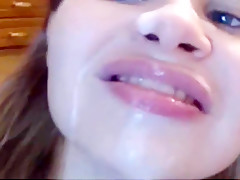 Sexy girlfriend deepthroats and gets facial cumshot