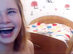 Sexy girlfriend deepthroats and gets facial cumshot