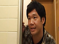 Bath cleaning of mom 2