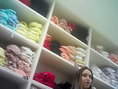 Erolou uma quimica com a vendedora legal e gostosa