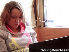 Young Courtesans - Gloria Miller - The secretary experience