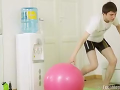 Amazing Teen Babe In Gym