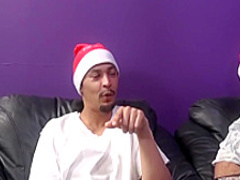 Lucky guy has a blonde and a brunette pornstars blowing his big dick