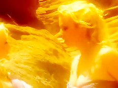 lesbian fisting 3some