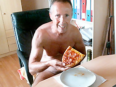 olibrius71 pizza's shit and piss