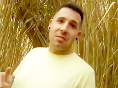 angela kiss baise dehors