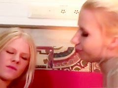 amateur babes 3some sex