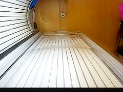 chubby college girl in public soalrium.mp4