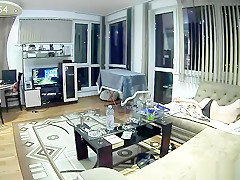 Home alone (Voyeur cam)