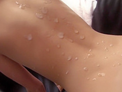 Amateur teen gets huge cumshot on her back