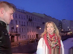 Lovely blonde opens her pussy up after seduction