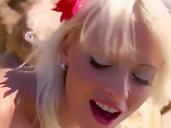 MIA MAGMA Fucking Mia on a paradise beach