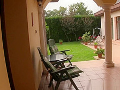 Threeway lesbians urinate