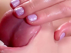 Stevie Shaes massage after bodypaint posing